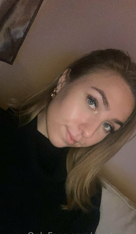 bodybuilder nude onlyfans pornographic photo