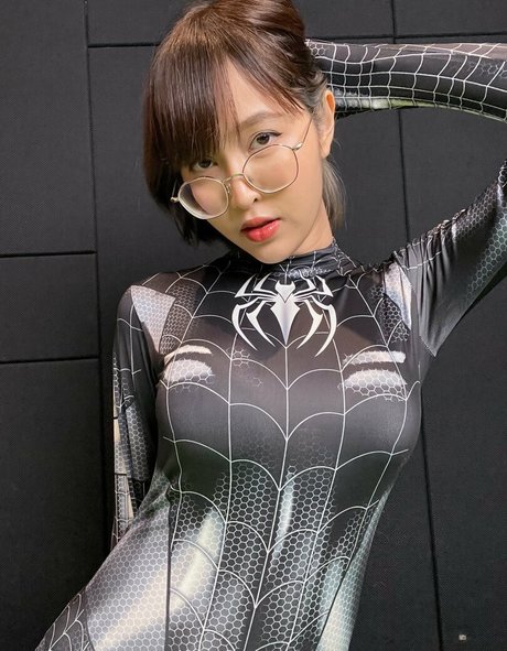 Deerlong model adult images