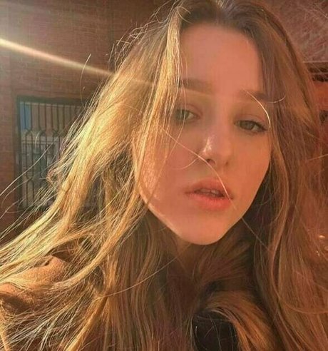 bustylola star perfect pics