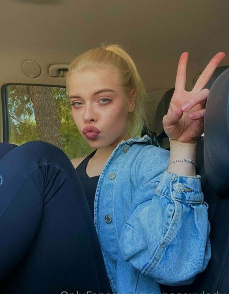 littlesabrina nudes model pictures