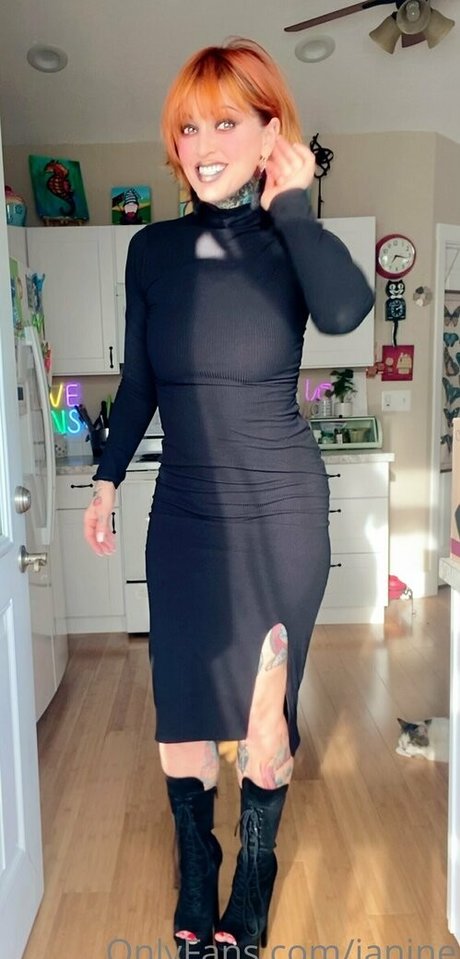 janine perfect star photo