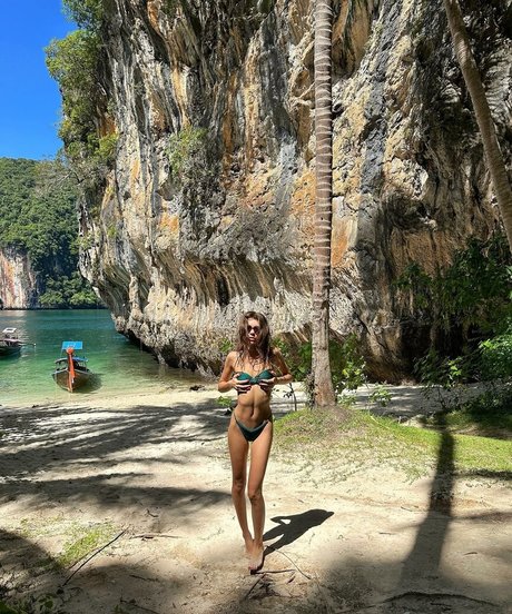 one onlyfans art naked pic