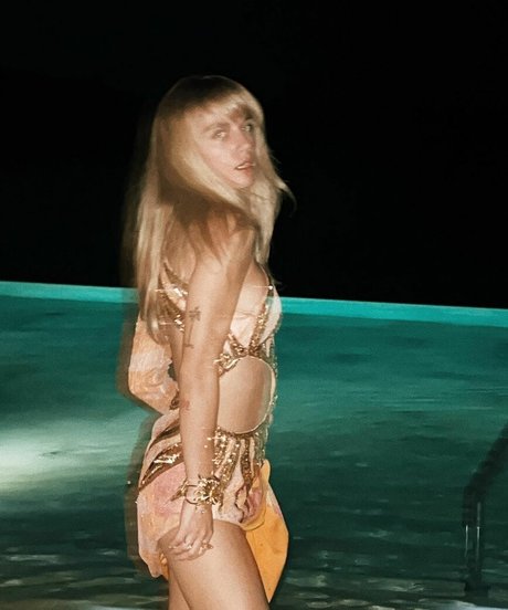 Eda Zamanpur hd pornstar img