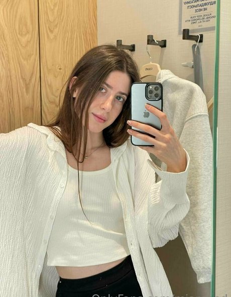 miareeed model hd pictures