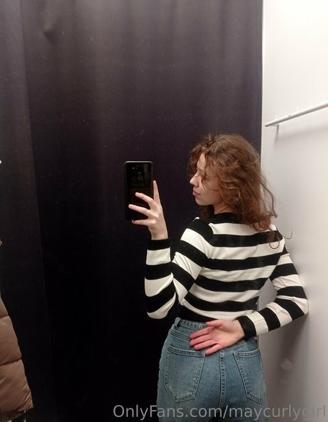 maycurlygirl hot model pic