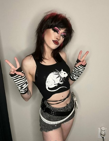 emundead pornstar nudes pics