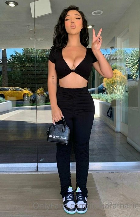 itskiaramarie hd pornstar galleries