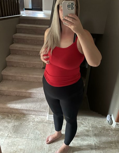 fingering squirt onlyfans porn picture