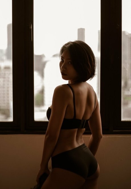 tuckythai nude model archive