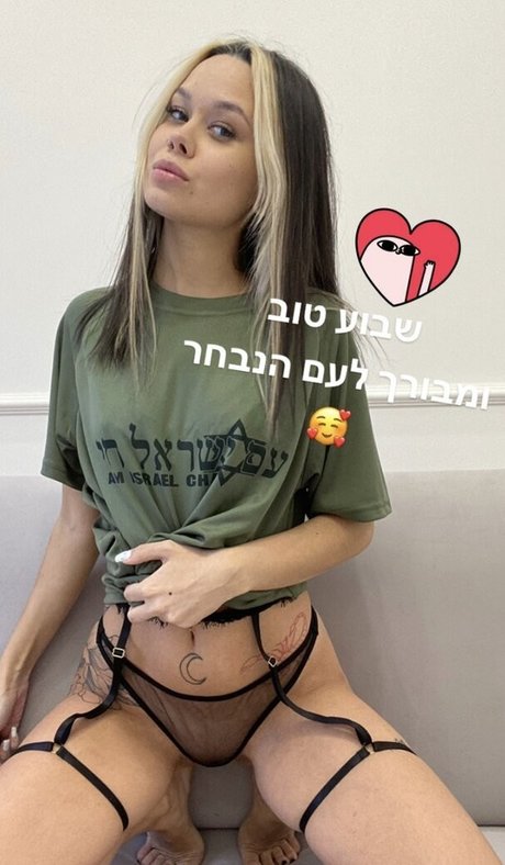 Ami Young sex model img