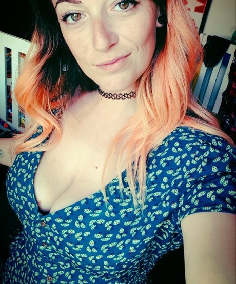 MsVnsfw pornstar pic