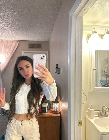 lesbian kissing onlyfans sexy nudes gallery