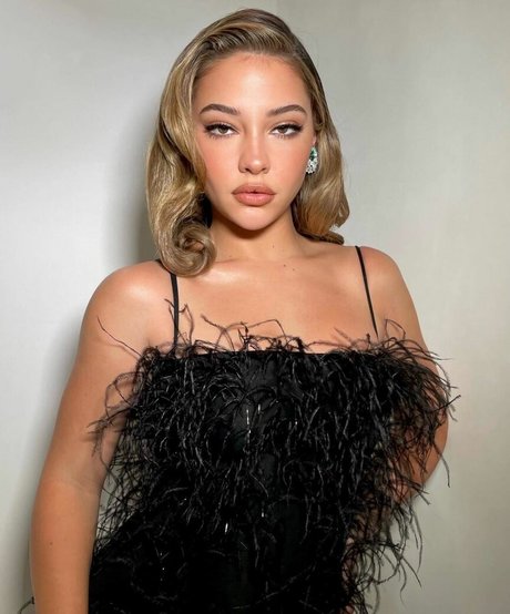 Madelyn Cline top actress gallery