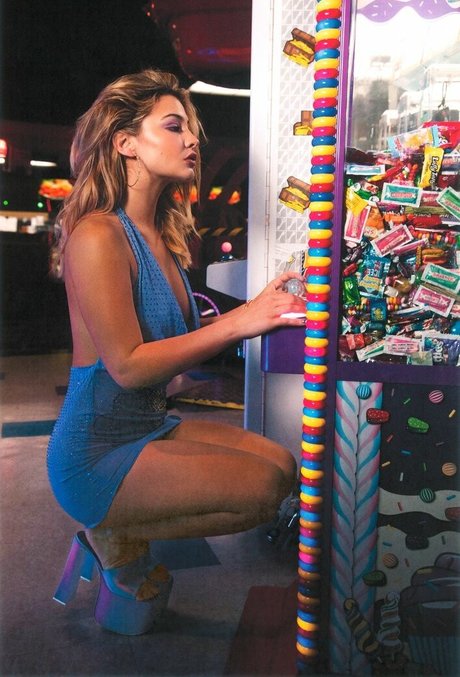 Madelyn Cline star top pictures