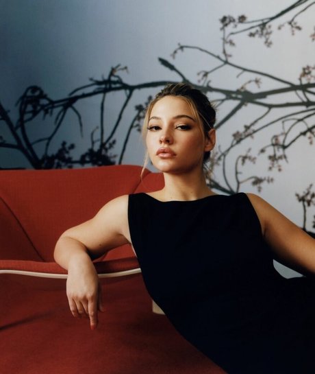 Madelyn Cline model hd gallery