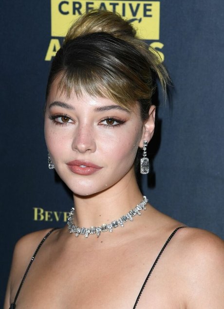 Madelyn Cline star adult pictures