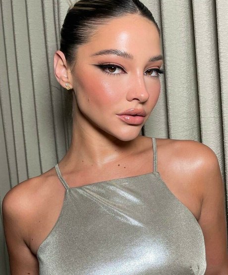 Madelyn Cline exclusive actress gallery