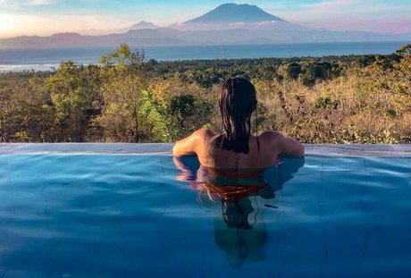 Justine Reine Marie nice star archive