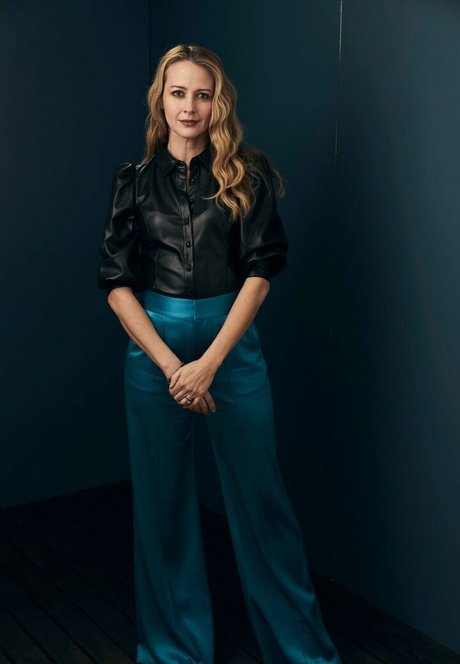 Amy Acker model best galleries