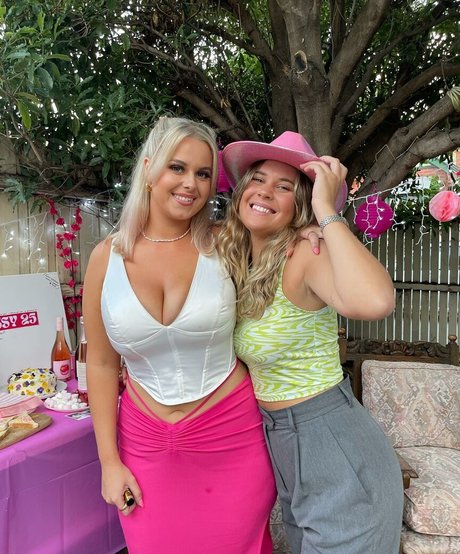 Jasmine Ramage model nude pic