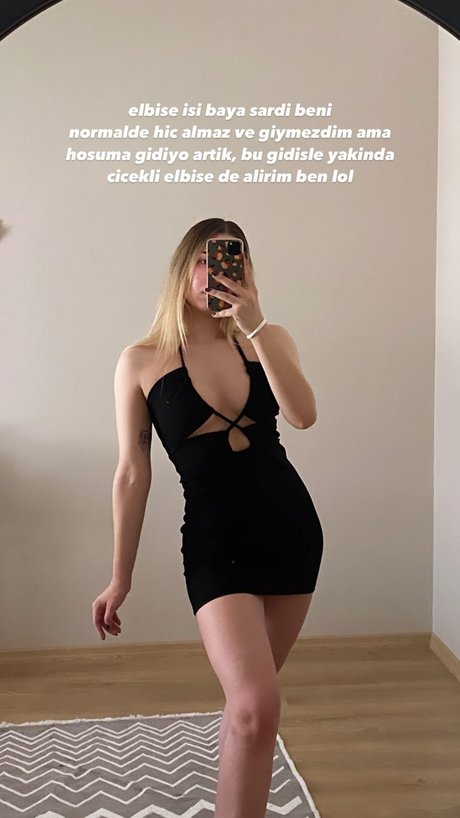 miafitz nudes model photo