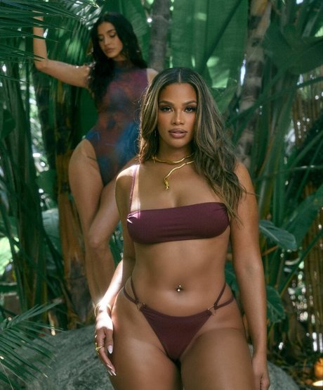 Kamie Crawford pornstar adult img