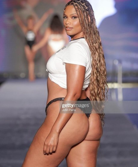 Kamie Crawford star adult gallery