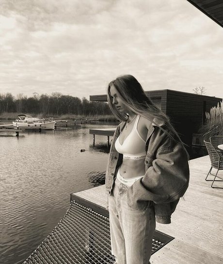 Lies Zhara star porn img