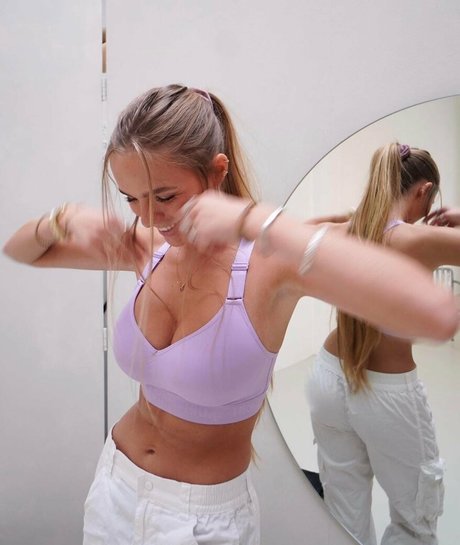 curvy muscle onlyfans exclusive pic