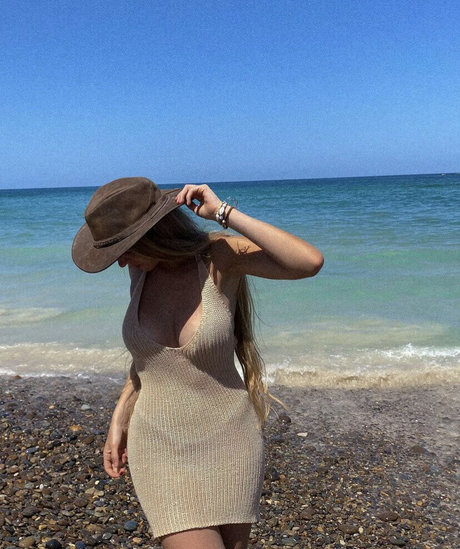 Lies Zhara model perfect galleries