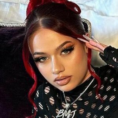 badmomzjay pornographic model pics