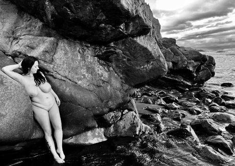 boobStruggle nudes pornstar images