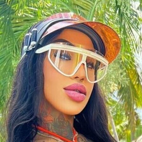 zen mami naked star photos