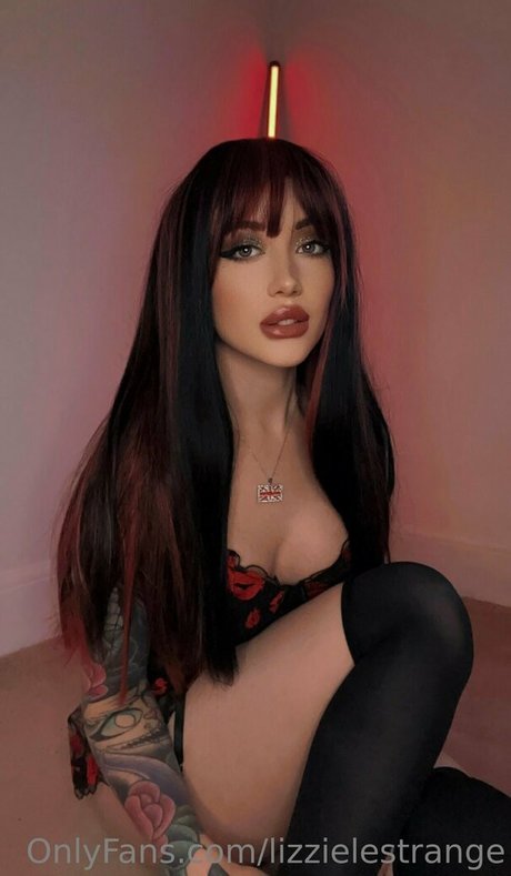 Lizzie Le Strange model sex pictures