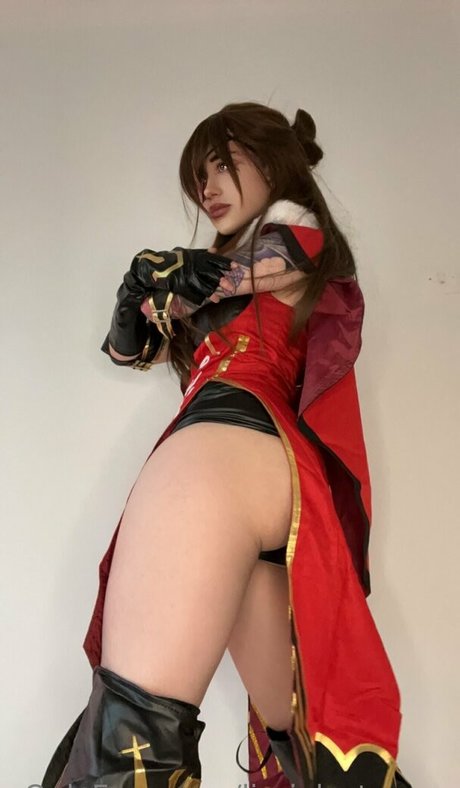 Lizzie Le Strange star erotic pics