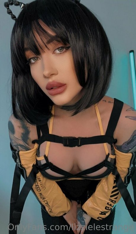 Lizzie Le Strange model adult image