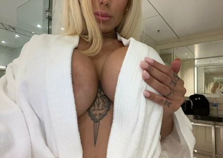 flopic art model picture