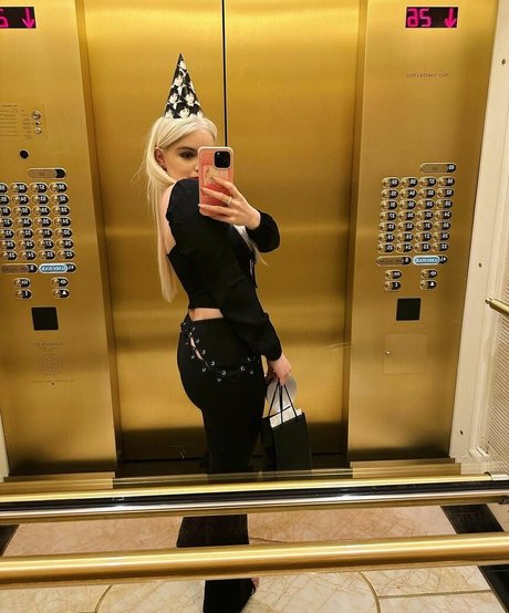 Ariel Winter art pornstar galleries