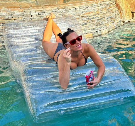 Heidi D Amelio star sexy gallery