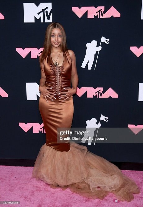 PinkPantheress sexy star photos