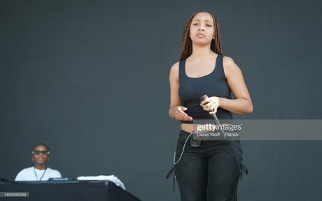 PinkPantheress pornstar free photo