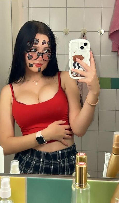 Jouerdis nude actress picture