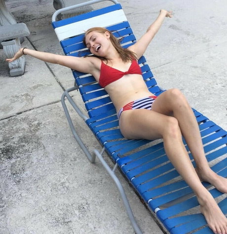 AnnaSophia Robb pretty pornstar image