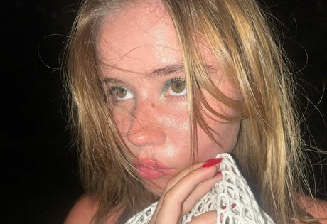 Lexee Smith high quality star pictures