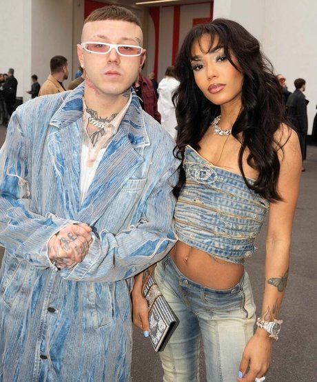 sexy mom onlyfans pornographic image