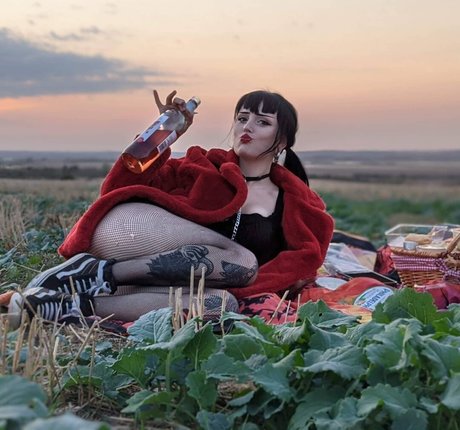 curvy teen onlyfans free naked gallery