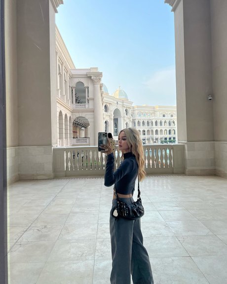 LilyMayMac model nude images