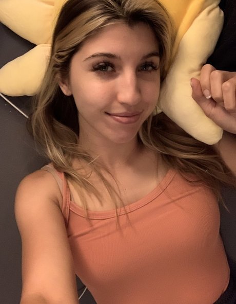 blonde petite onlyfans free nude images