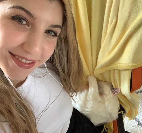 hooters onlyfans free sexy picture