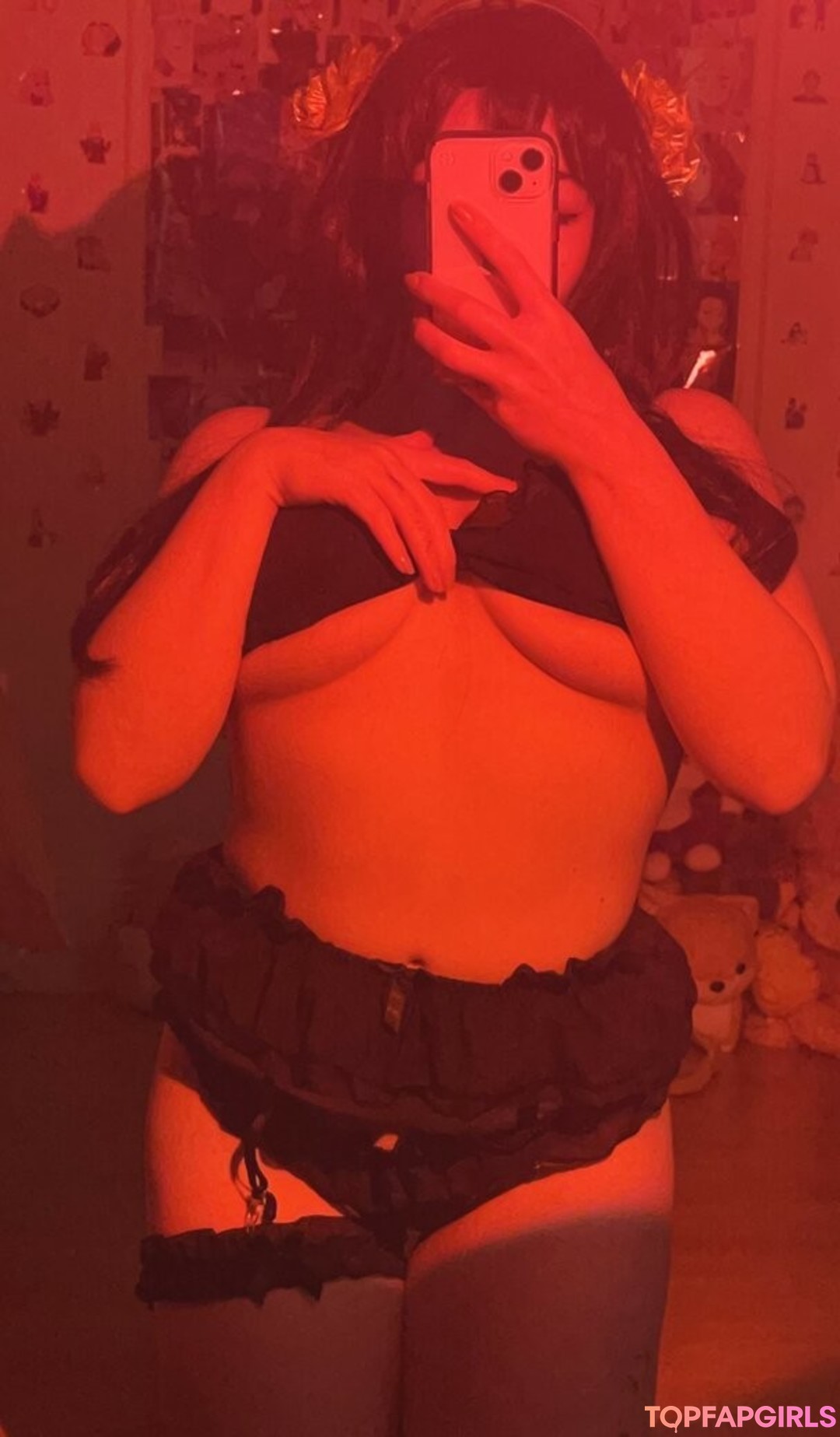 famous nude onlyfans top pic